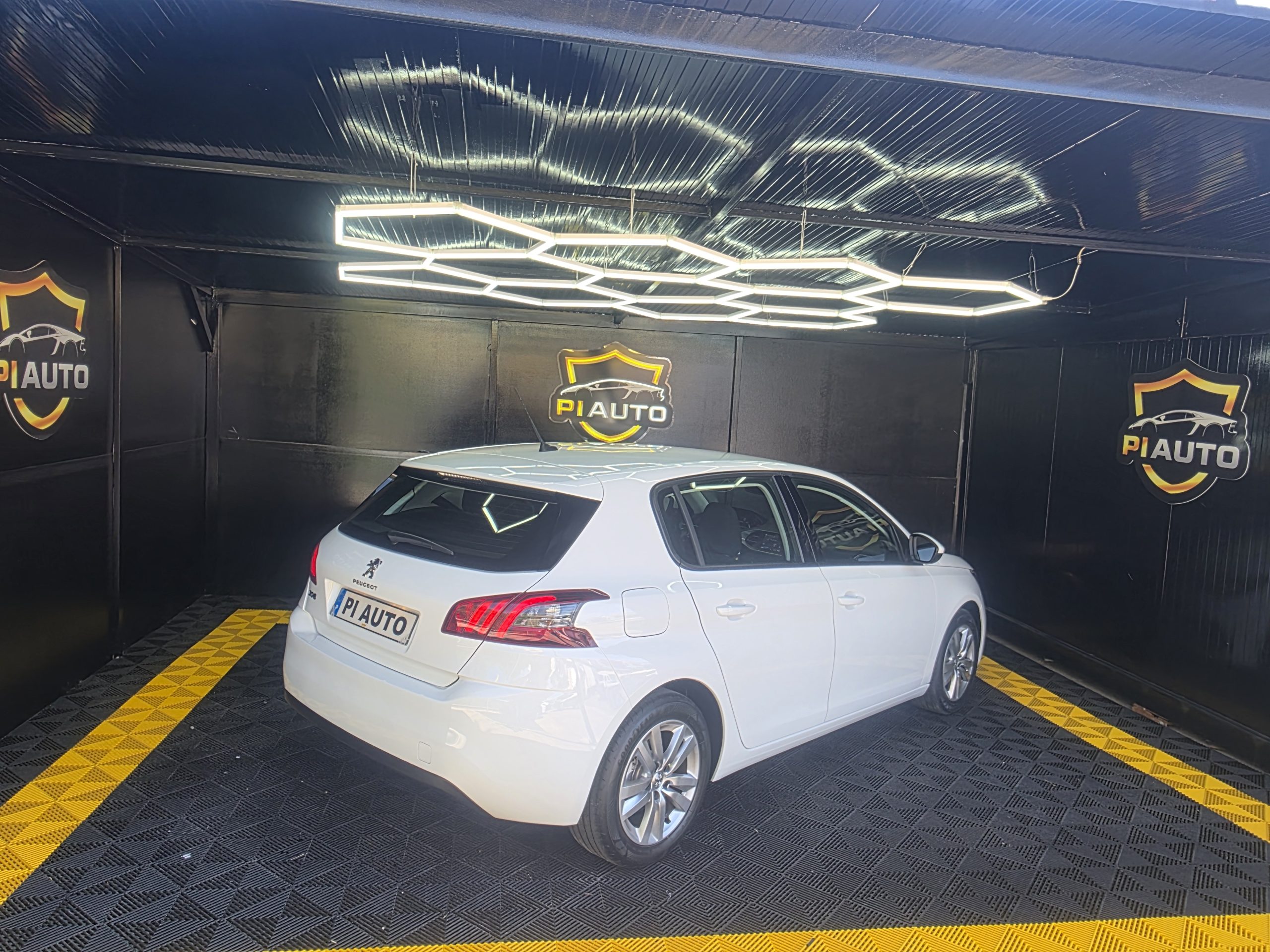 PEUGEOT 308 1.5 BLUEHDI