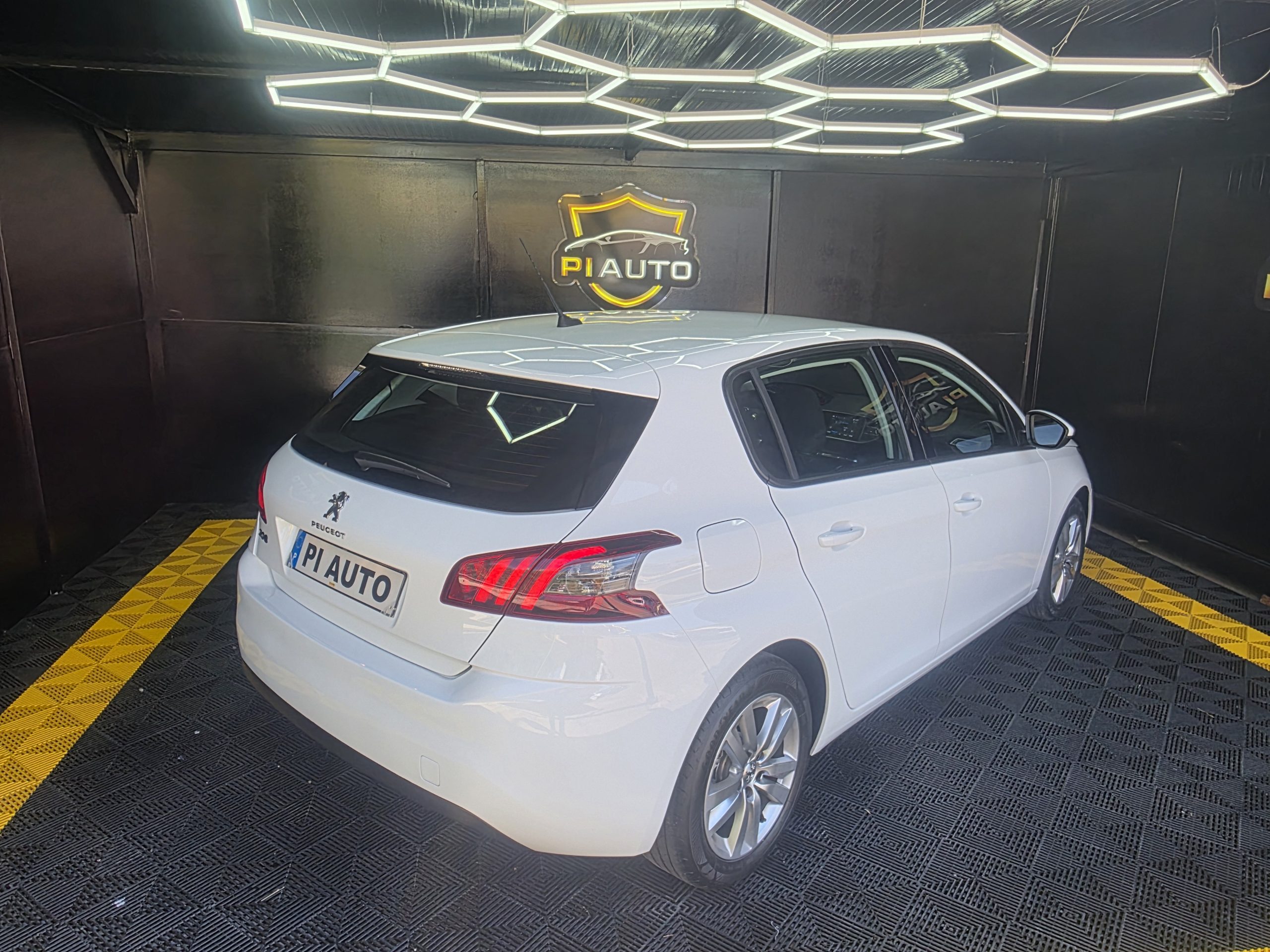 PEUGEOT 308 1.5 BLUEHDI