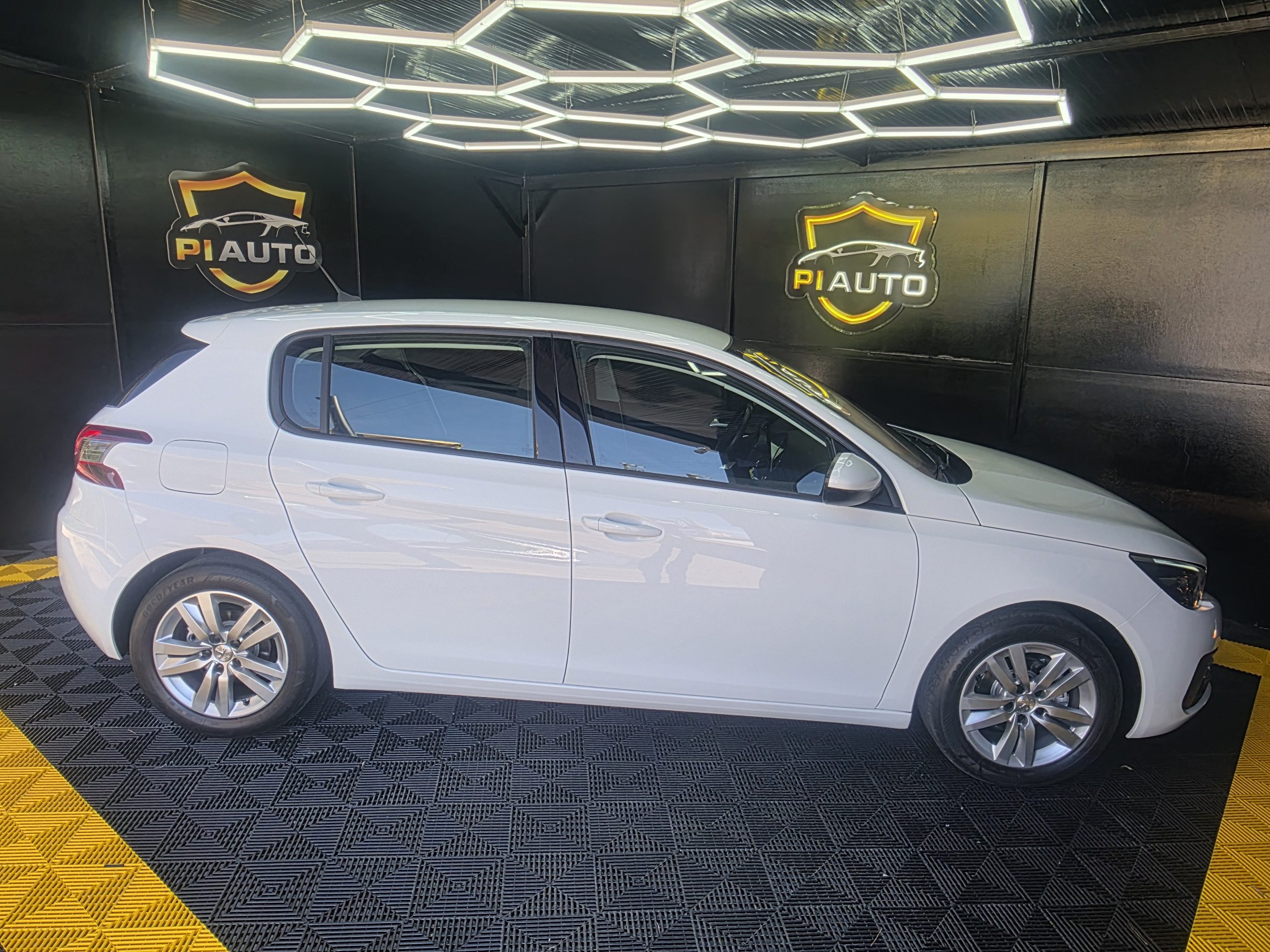 PEUGEOT 308 1.5 BLUEHDI