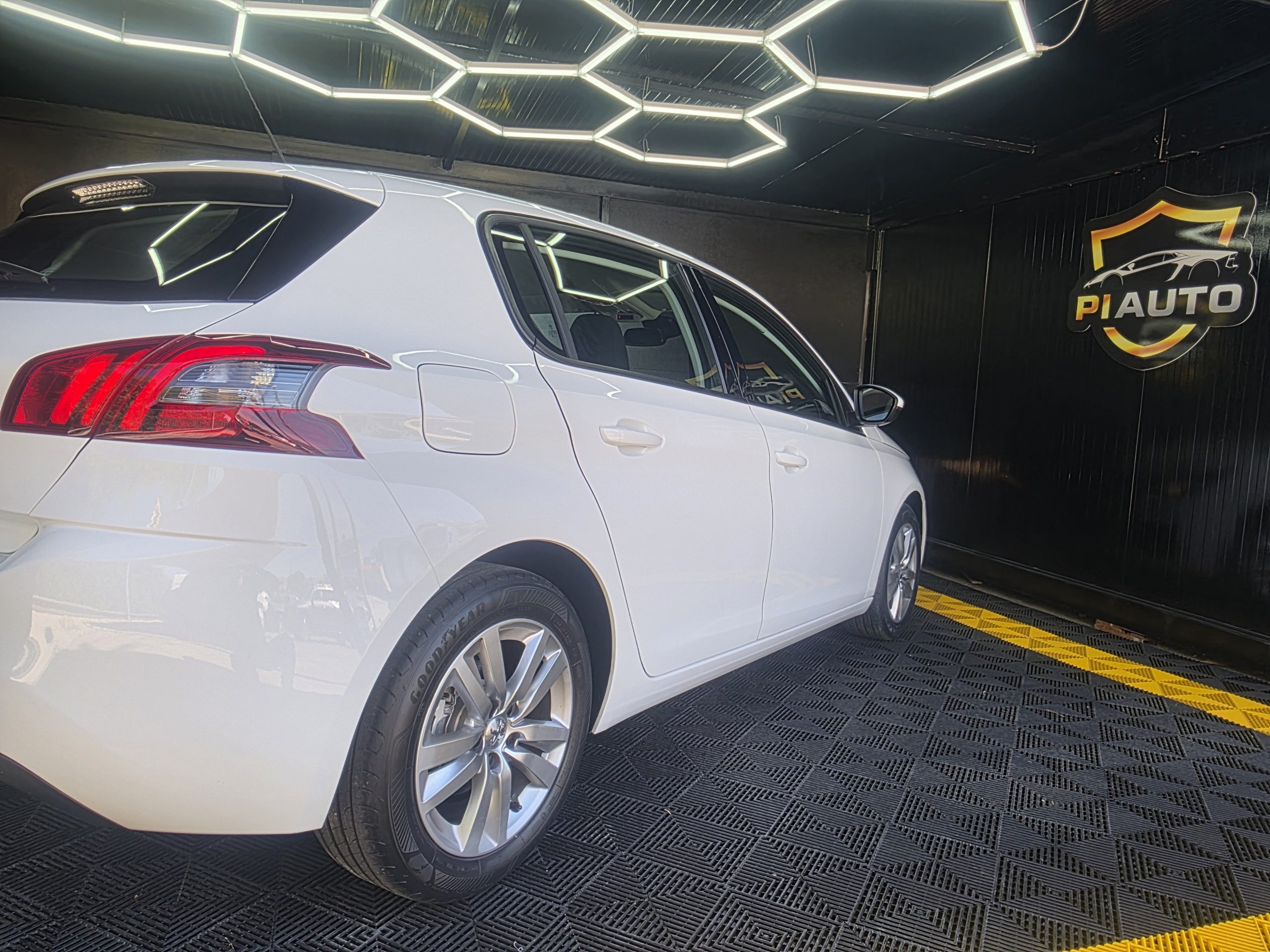 PEUGEOT 308 1.5 BLUEHDI