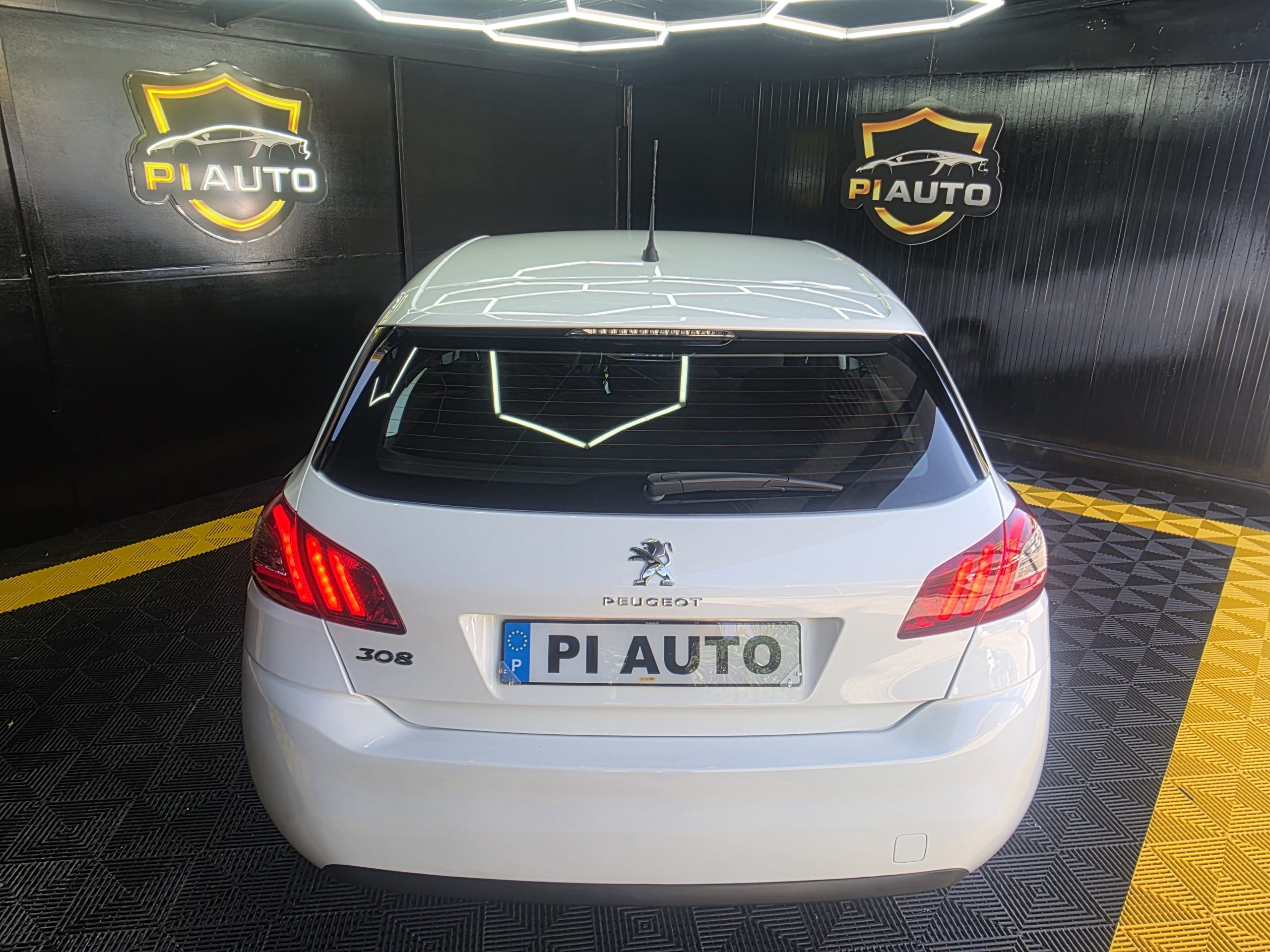 PEUGEOT 308 1.5 BLUEHDI