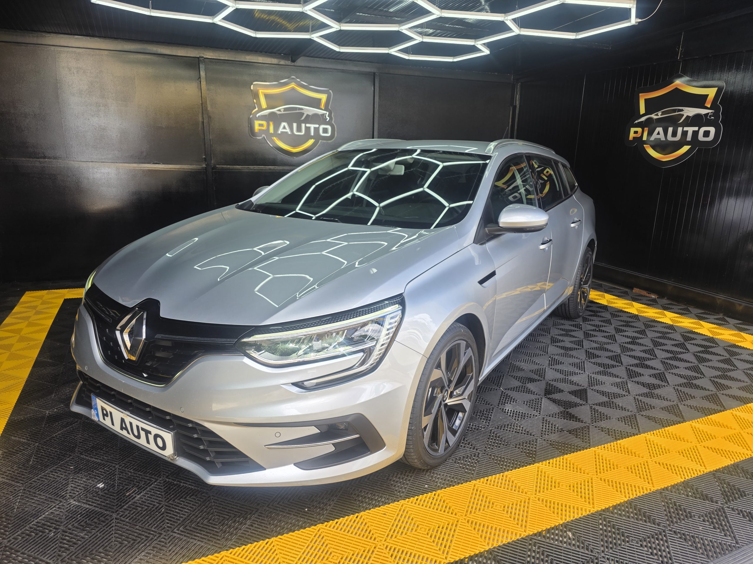 RENAULT MEGANE SPORT TOURER 1.5 BLUEHDI