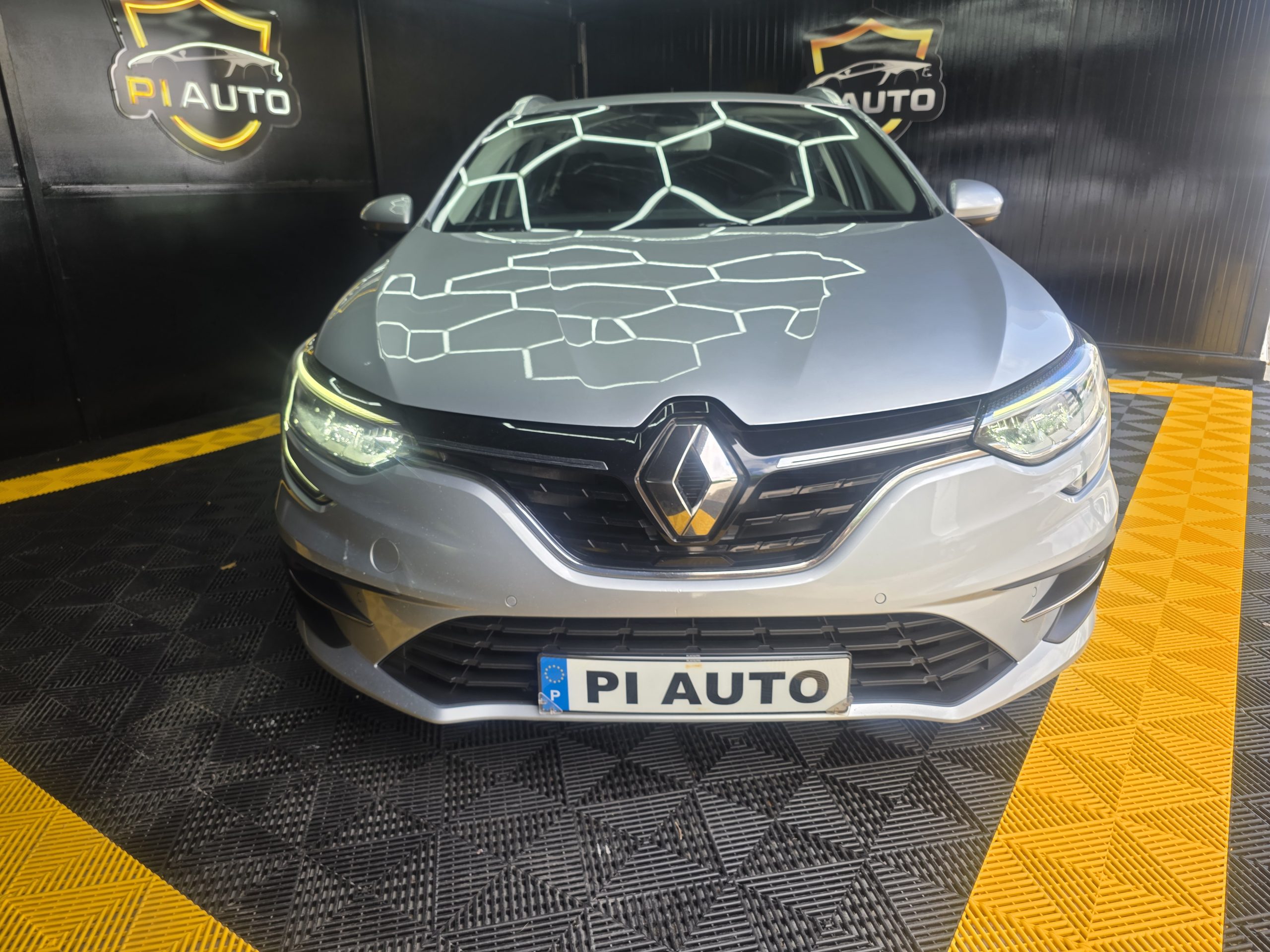 RENAULT MEGANE SPORT TOURER 1.5 BLUEHDI