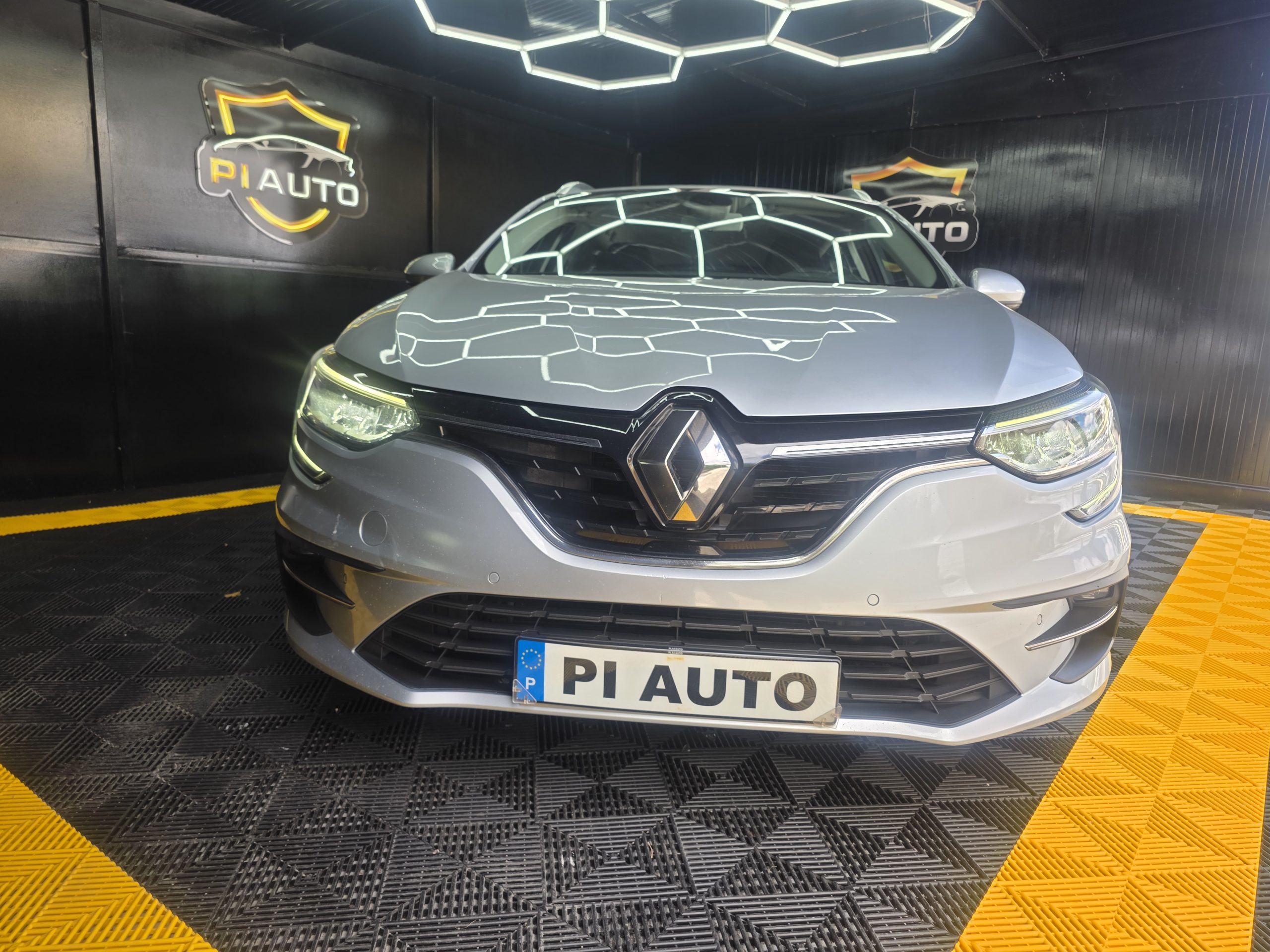 RENAULT MEGANE SPORT TOURER 1.5 BLUEHDI