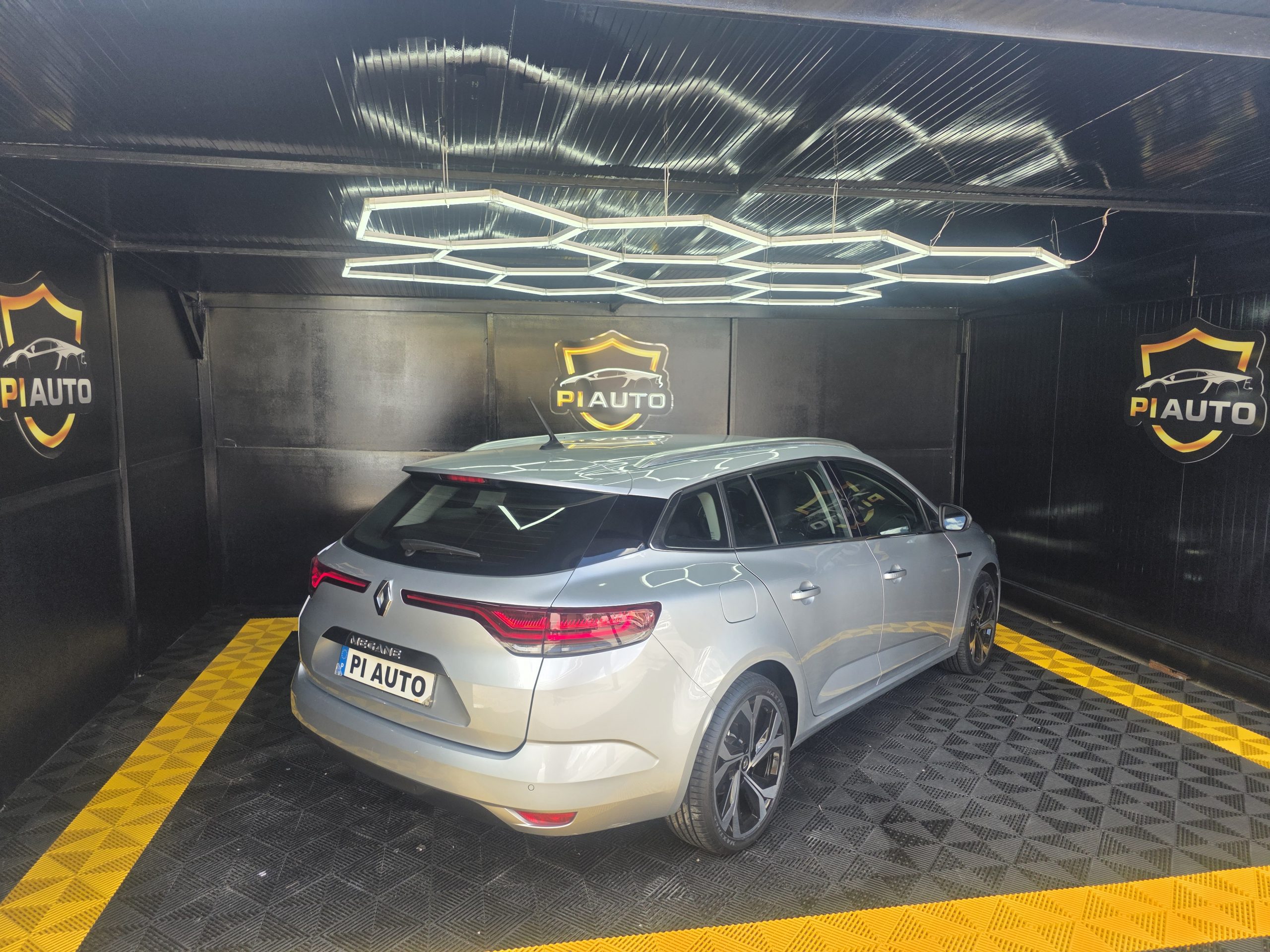 RENAULT MEGANE SPORT TOURER 1.5 BLUEHDI