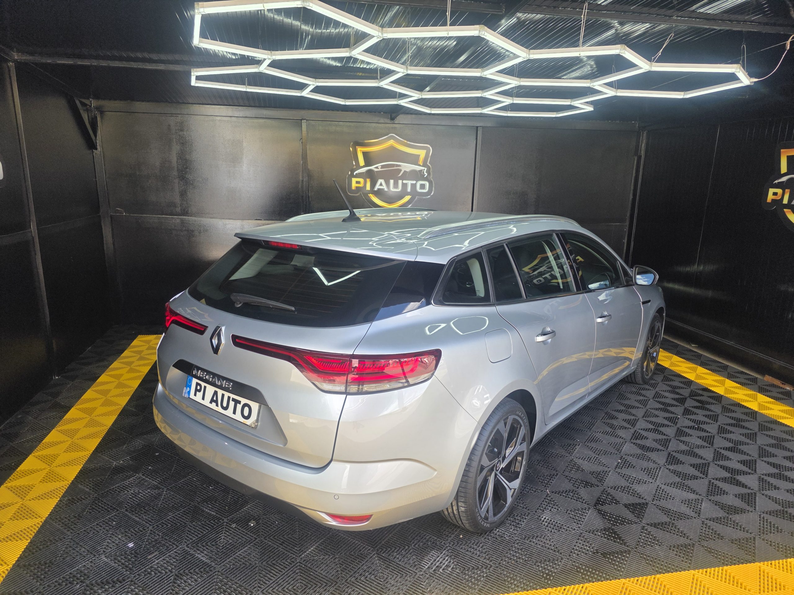 RENAULT MEGANE SPORT TOURER 1.5 BLUEHDI