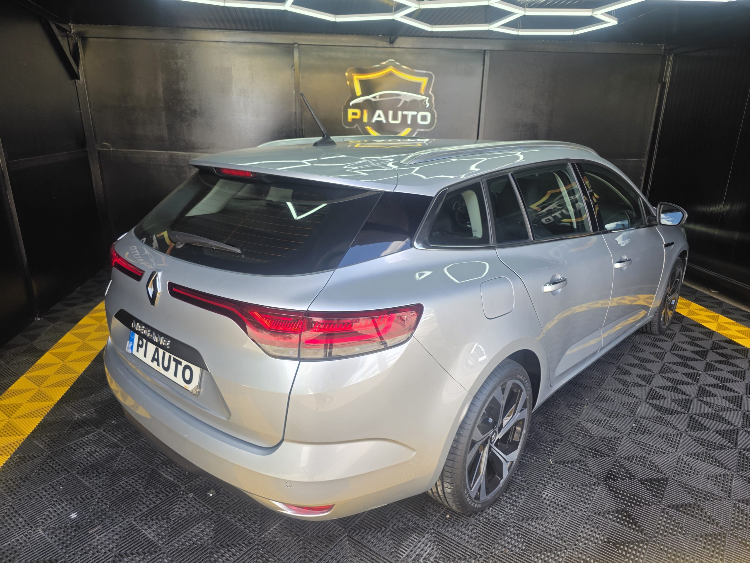 RENAULT MEGANE SPORT TOURER 1.5 BLUEHDI
