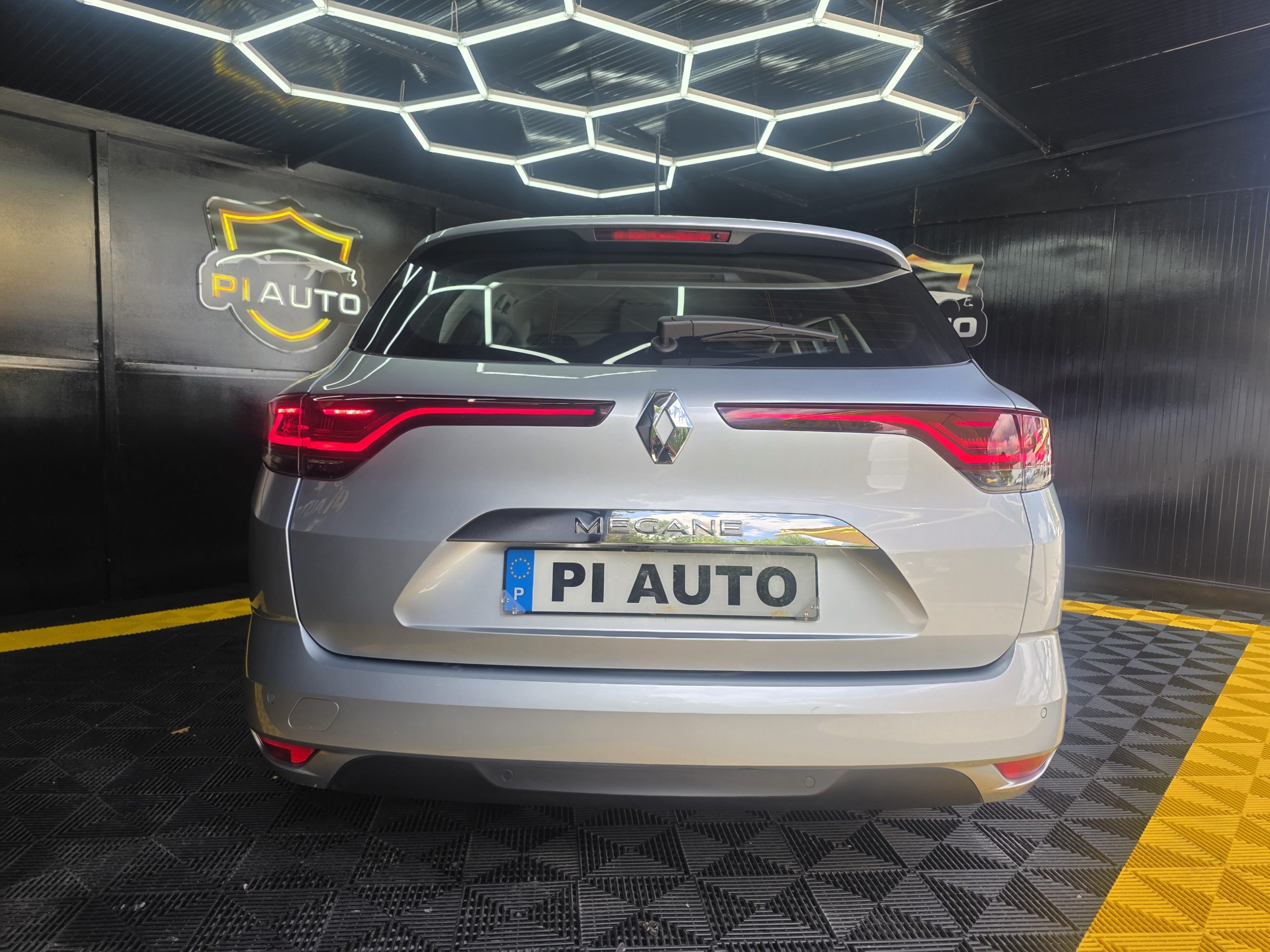 RENAULT MEGANE SPORT TOURER 1.5 BLUEHDI