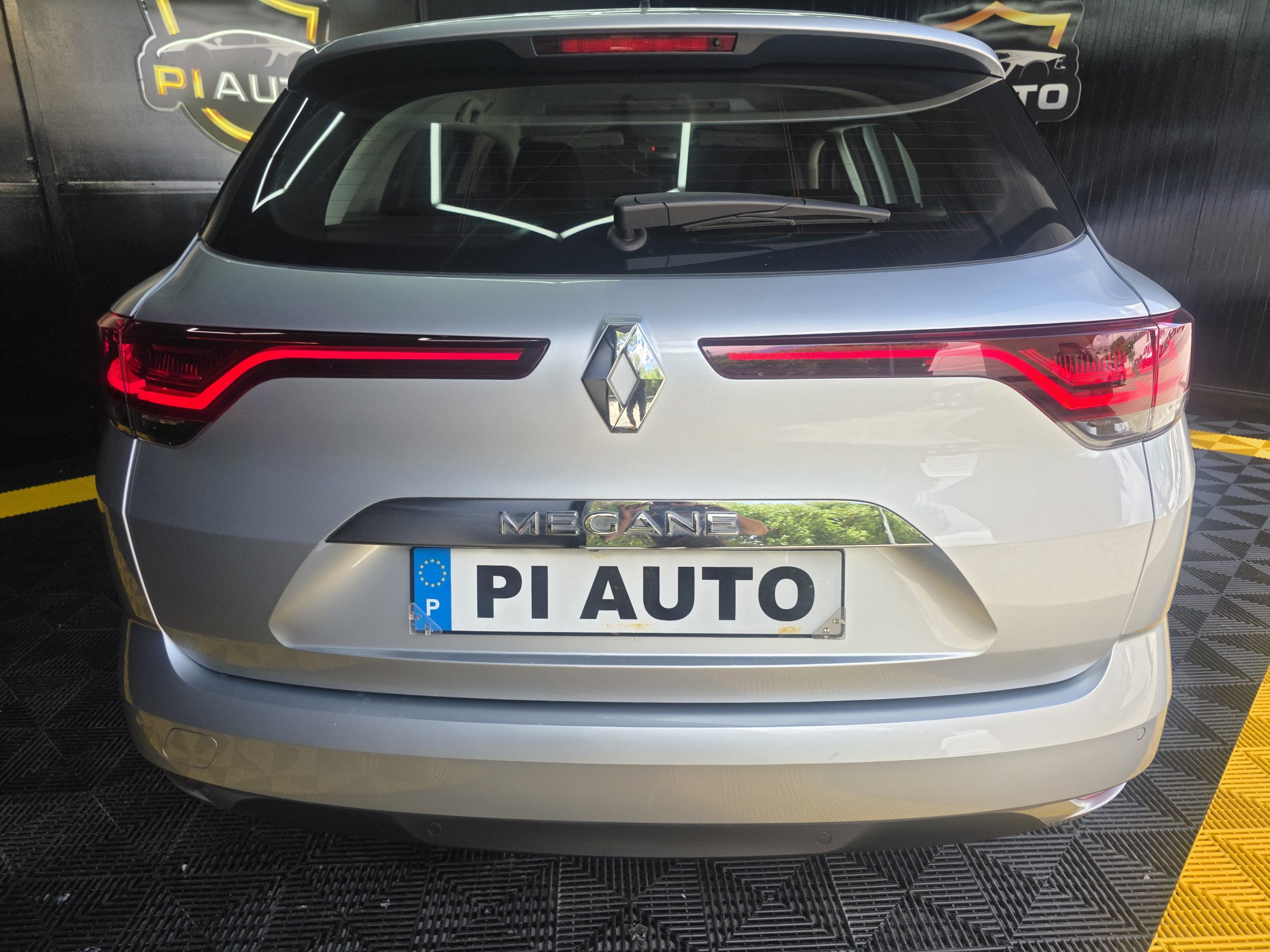 RENAULT MEGANE SPORT TOURER 1.5 BLUEHDI