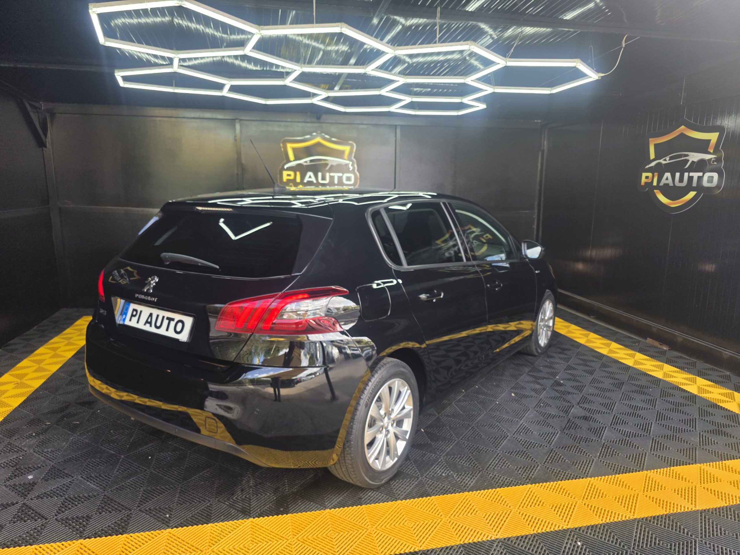 Peugeot 308 1.5 BlueHDi